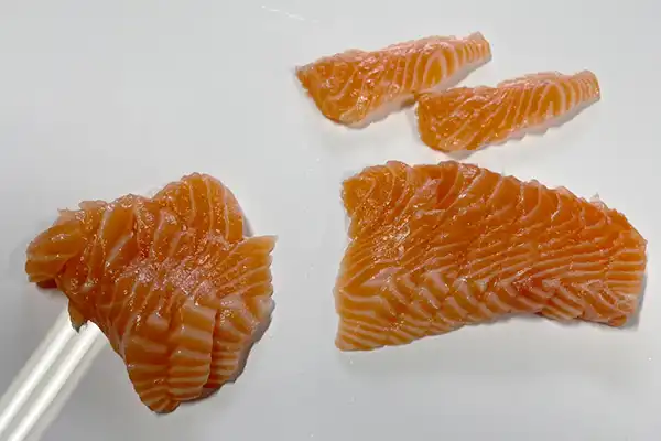 サーモンの刺身 7mm幅